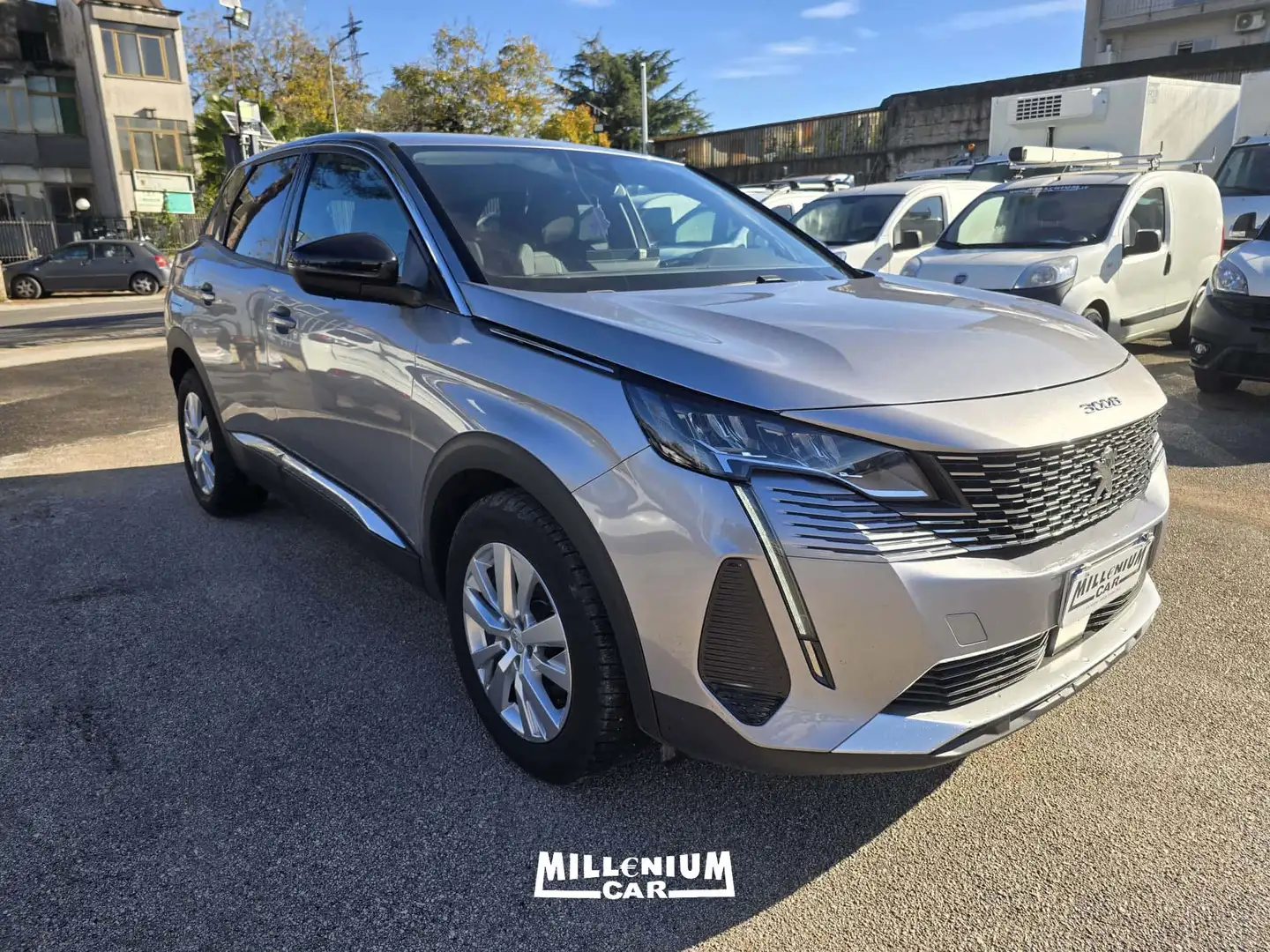 Peugeot 3008 PEUGEOT 3008 ALLURE DIESEL 12/2022 AUTOM Gris - 2