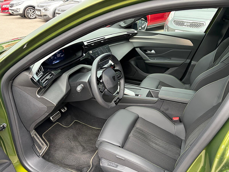 Peugeot 408 Hybrid 145 e-DCS6 GT Exclusive — photo 9