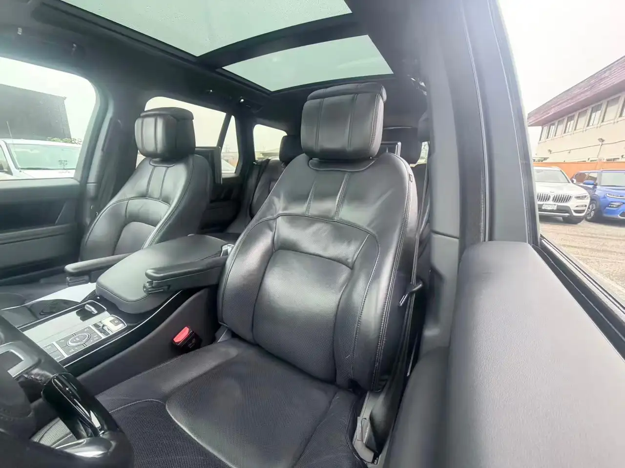 Land Rover Range Rover снимка Land Rover Range Rover