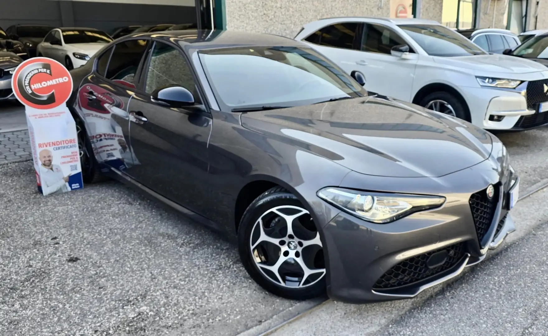 Alfa Romeo Giulia 2.2 Turbodiesel 160 CV AT8 Super Grigio - 1