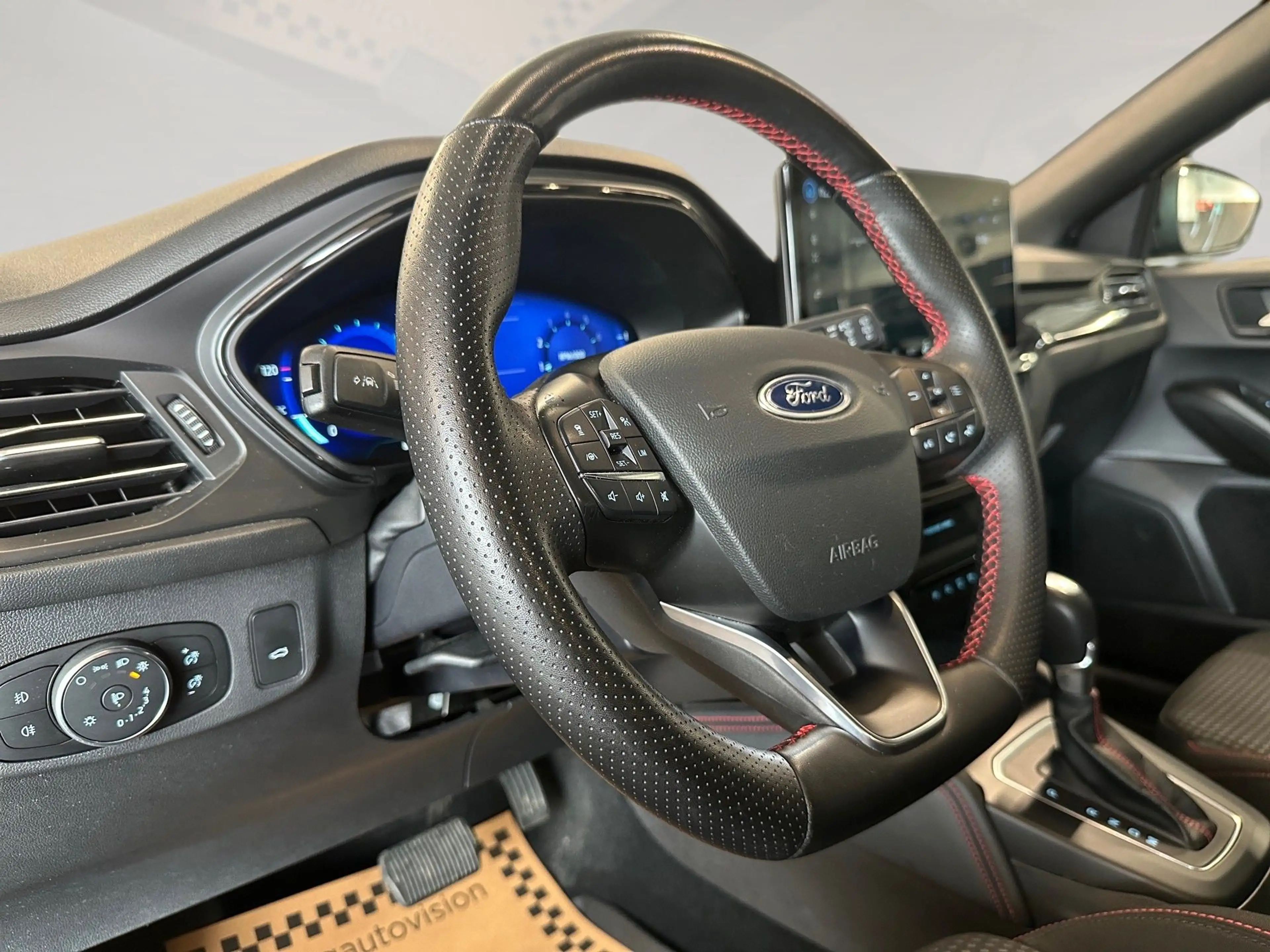 Ford Focus Turnier 1,0 EcoBoost ST-Line X ab ca. 171€ monatl — photo 16