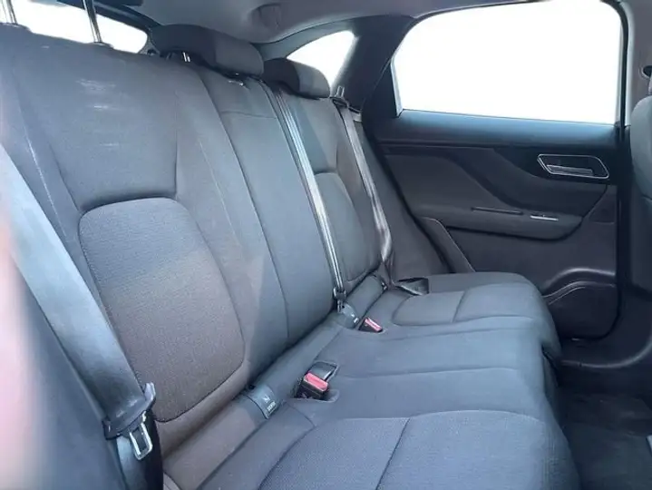 Jaguar F-Pace 2017, foto 18
