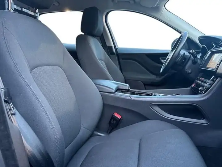 Jaguar F-Pace 2017, foto 17