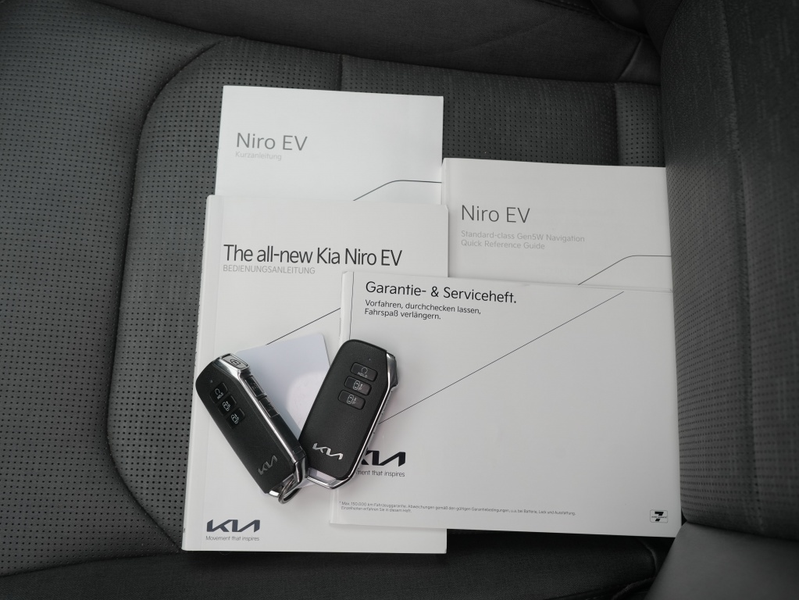 Kia e-Niro EV ExecutiveLine 64.8 kWh | schuifdak | Leder | Pr — photo 11
