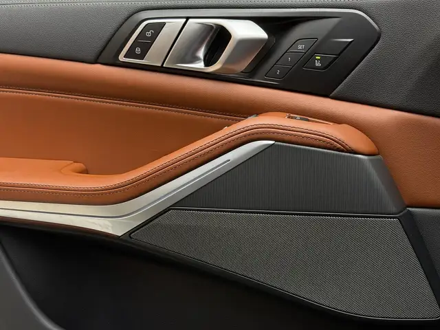 BMW X5 M view 13