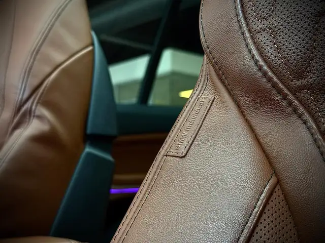 BMW X5 M view 15