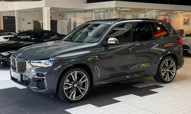 BMW X5 M view 2