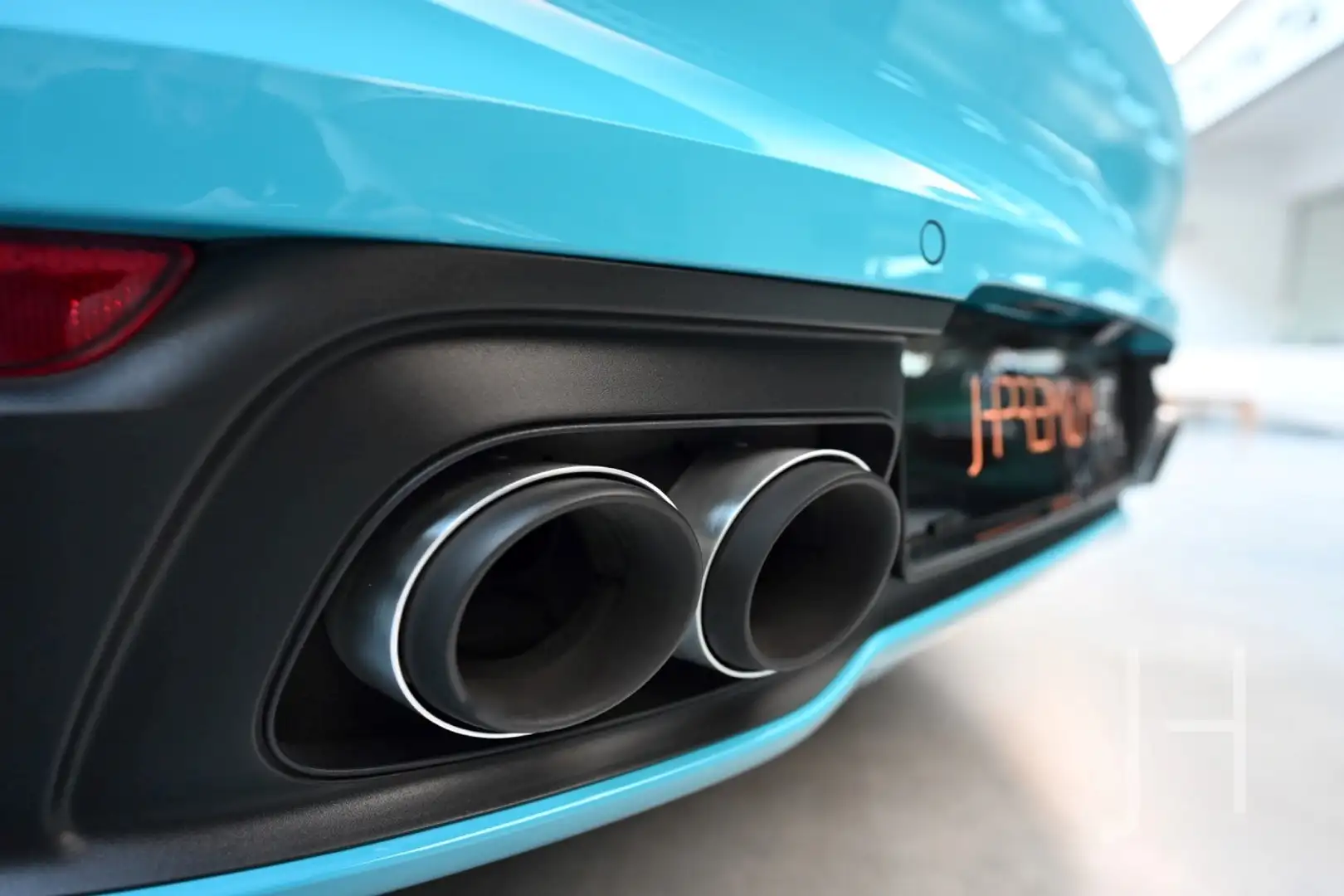 Porsche 992 911 Carrera 4 Blau - 2