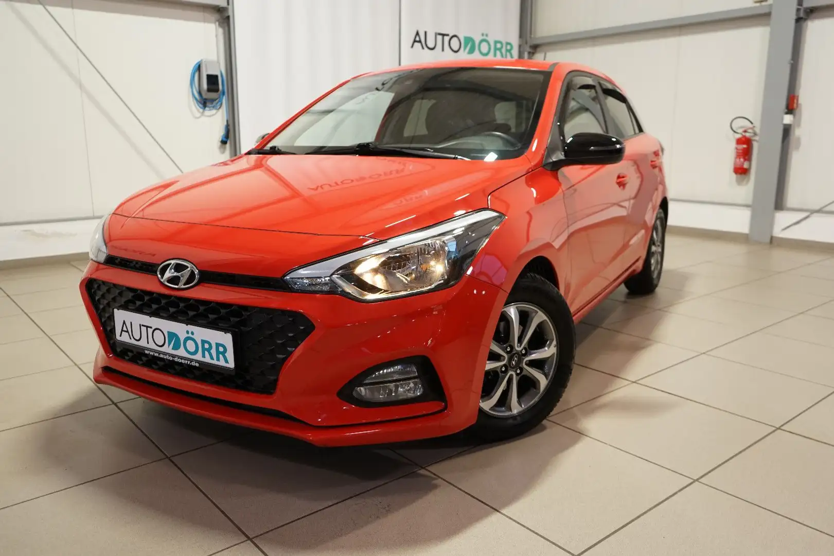 Hyundai i20 blue 1.2 YES! Kamera+Lenkradhz+SHZ+CarPlay Rot - 1