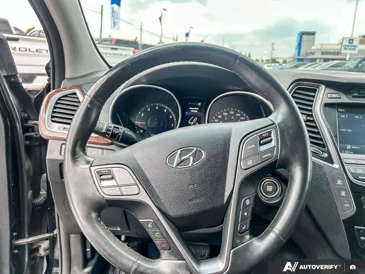 Hyundai SANTA FE photo Hyundai SANTA FE