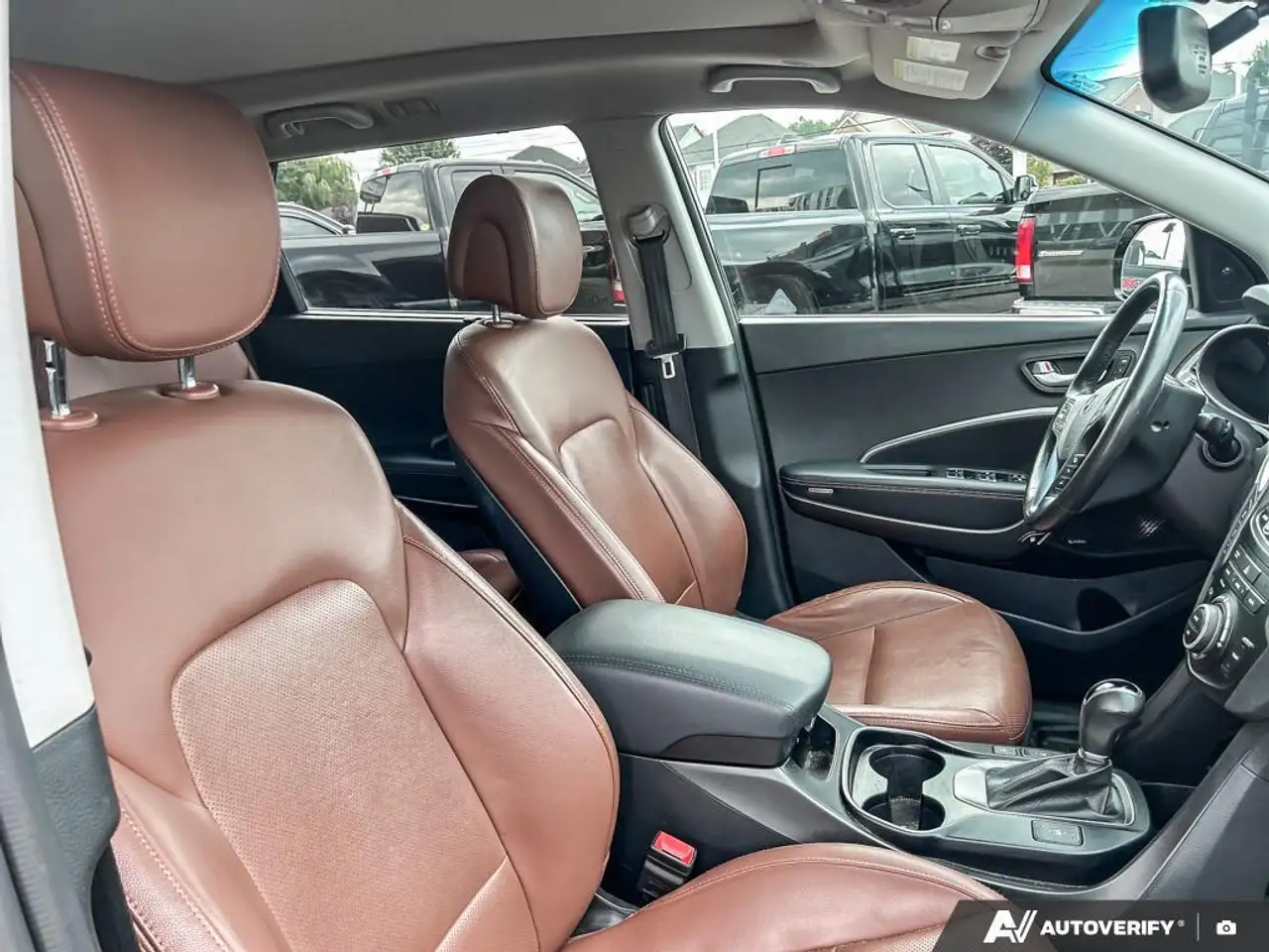 Hyundai SANTA FE photo Hyundai SANTA FE