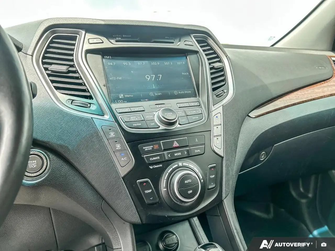 Hyundai SANTA FE photo Hyundai SANTA FE
