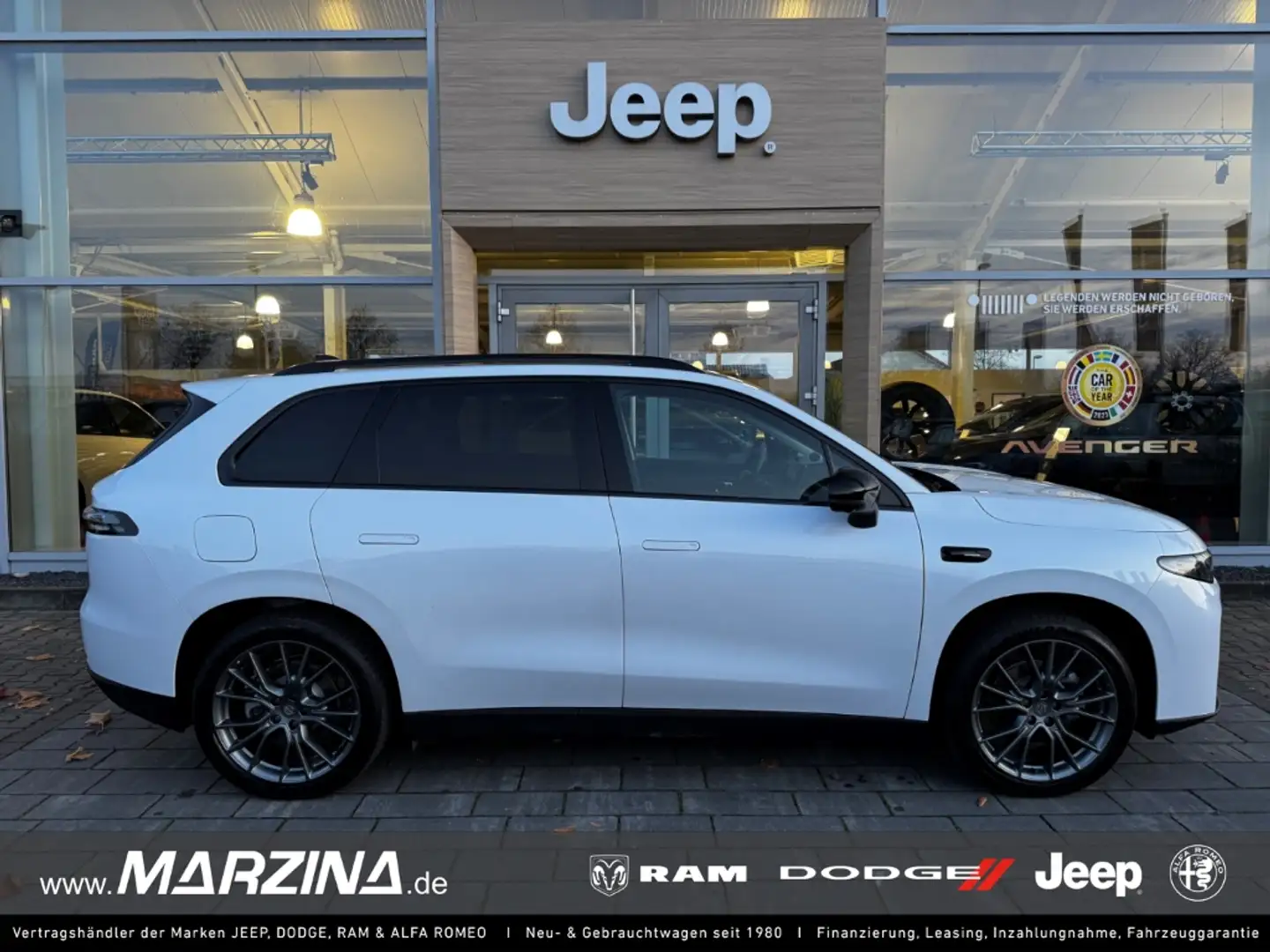 Leapmotor C10 215PS REEV Design bis zu 950 Km Panorama Navi Digi Weiß - 1