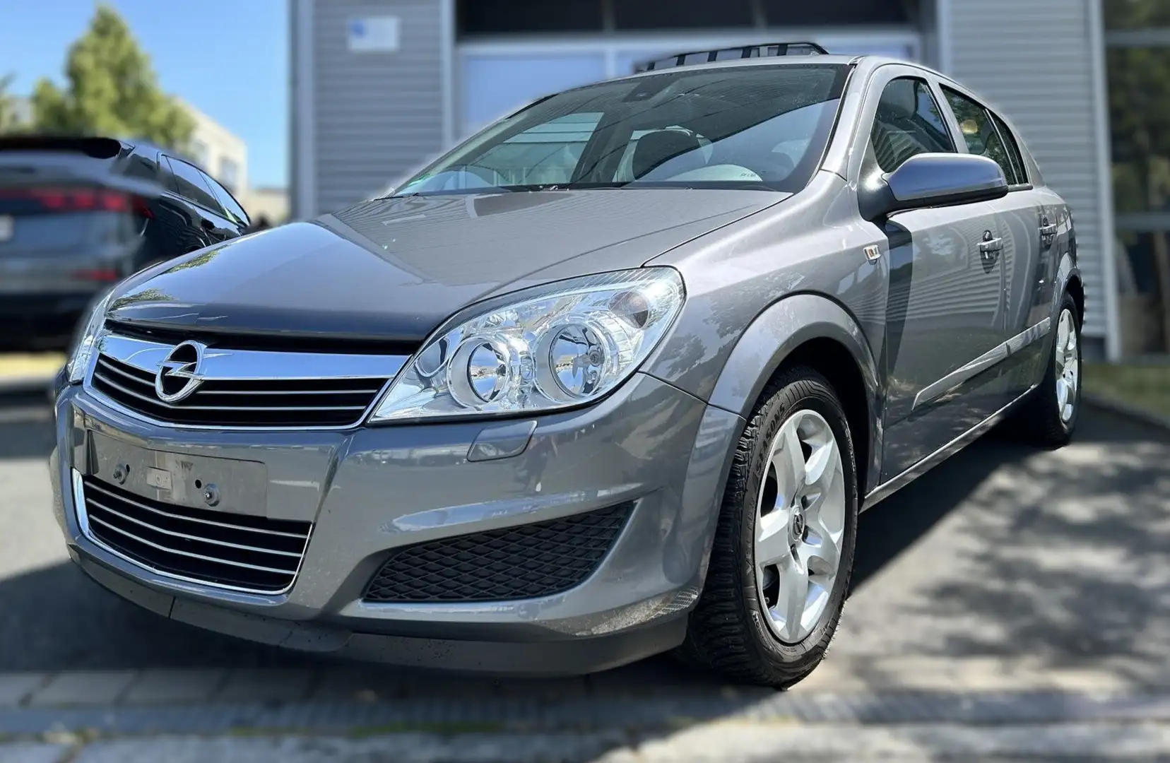 Opel Astra H 1.6 1Hand Voll Scheckheft*Pano'SHD*CatchMe'10/26 Grau - 1