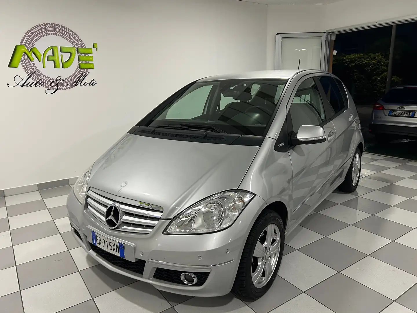 Mercedes-Benz A 180 cdi Avantgarde FL Grijs - 1