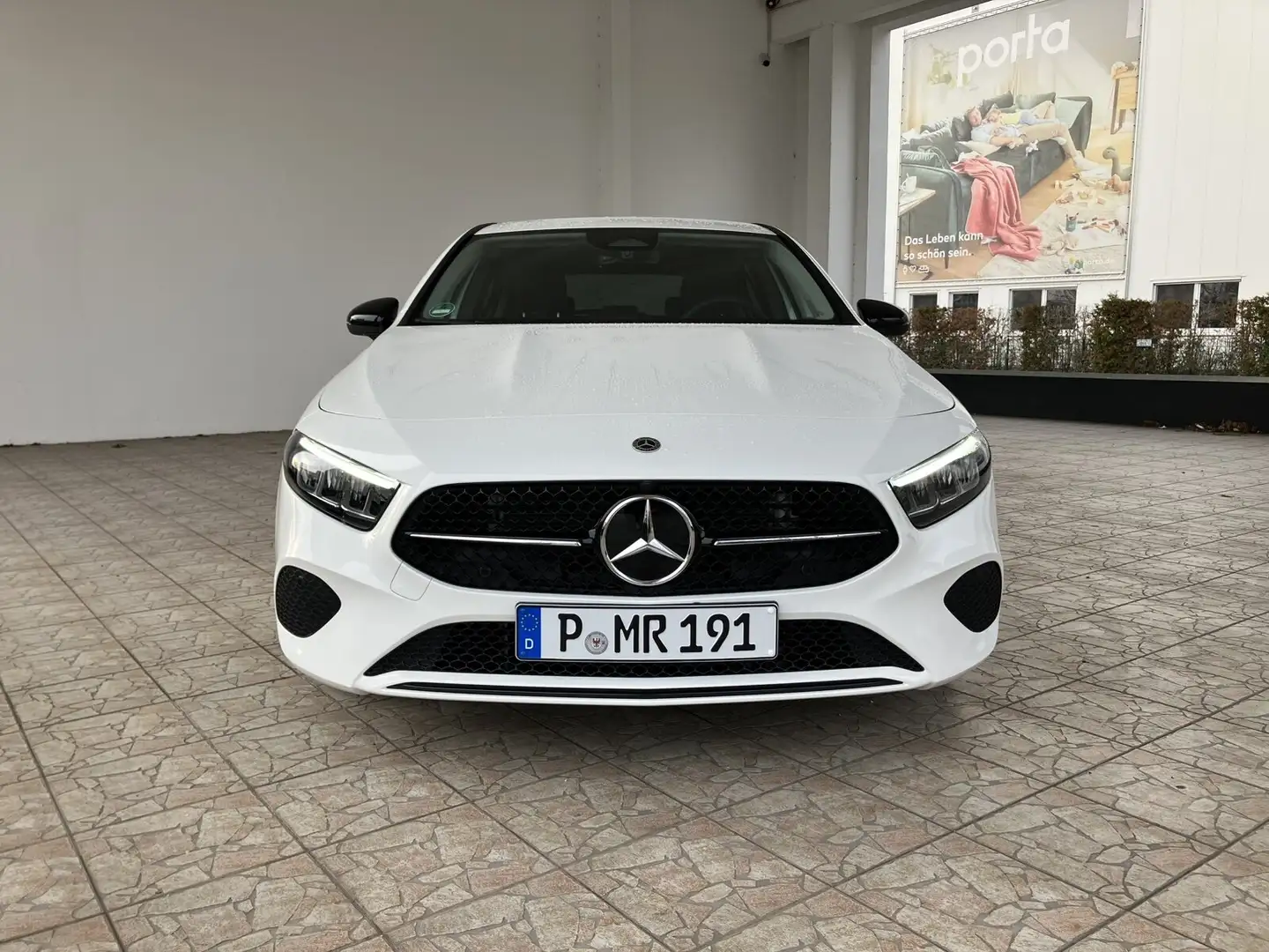 Mercedes-Benz A 180 A 180 Kompaktlimousine Progressive/Navi/Autom. LED Weiß - 2