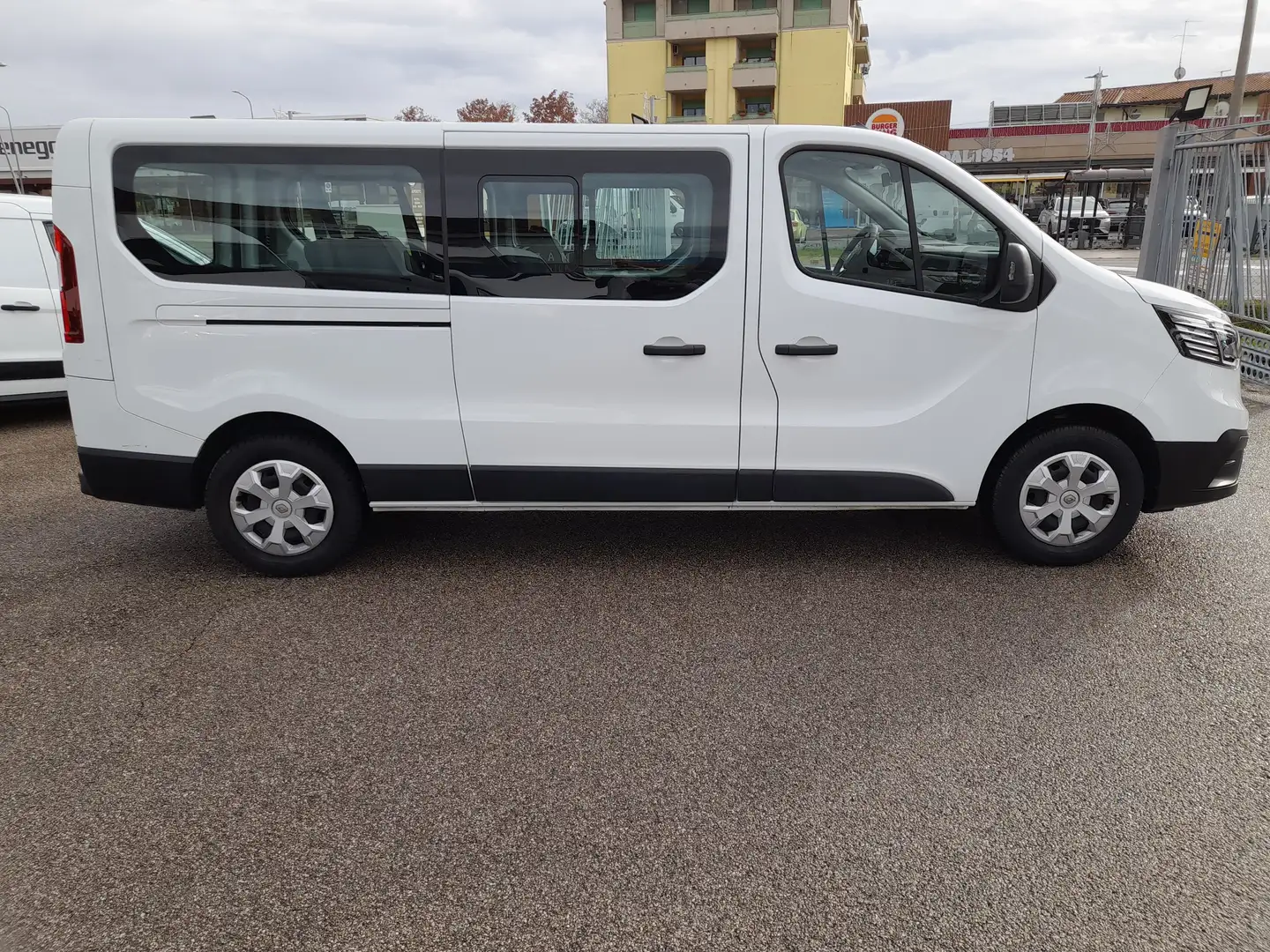 Renault Trafic ZEN L2 BLUE DCI GANCIO TRAINO 9 POSTI Bianco - 2