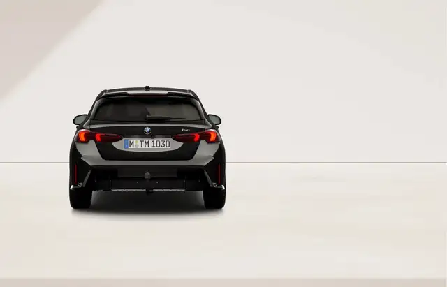 BMW 1 Series view 6