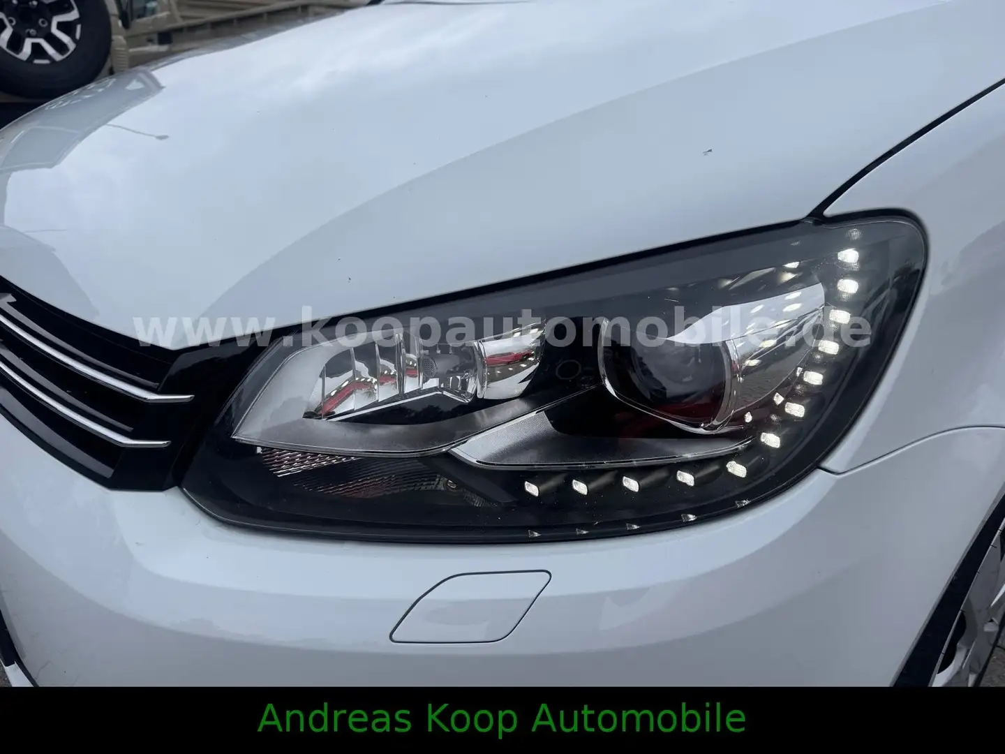 Volkswagen Touran 1,6TDI Comfortline DSG NAVI PDC Xenon 1Hd Weiß - 2