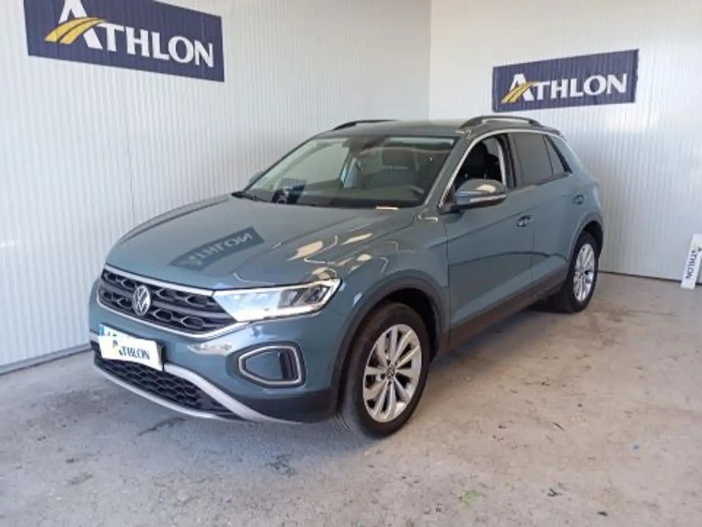Volkswagen T-Roc 2.0TDI Life DSG7 110KW Azul - 1