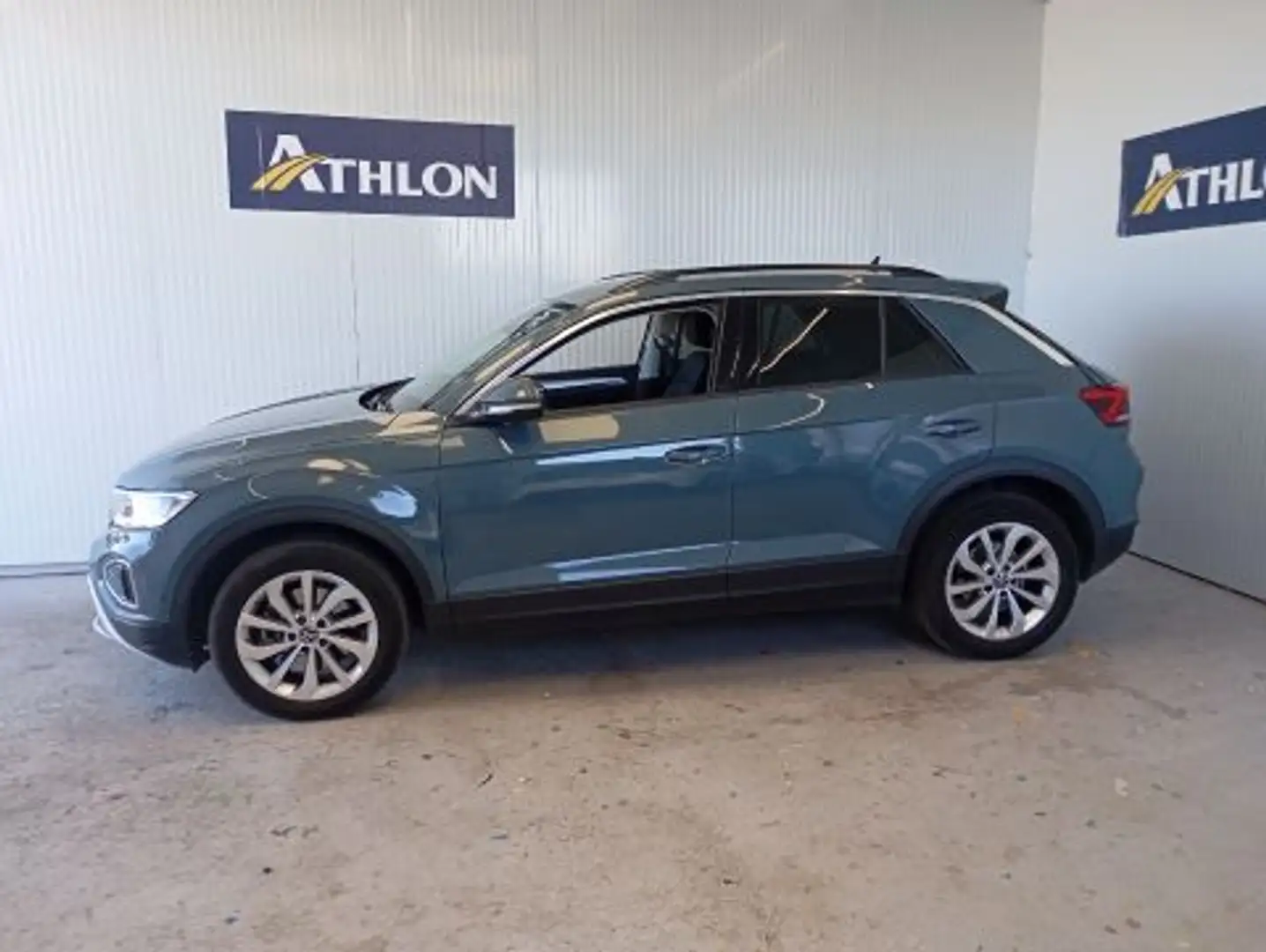Volkswagen T-Roc 2.0TDI Life DSG7 110KW Azul - 2