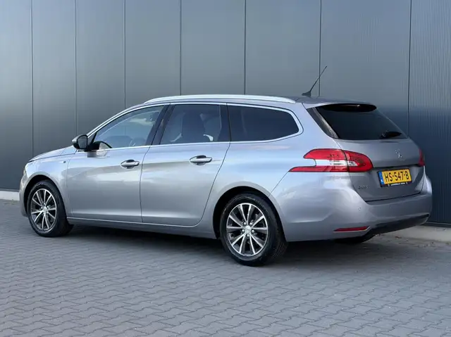 Peugeot 308 view 11