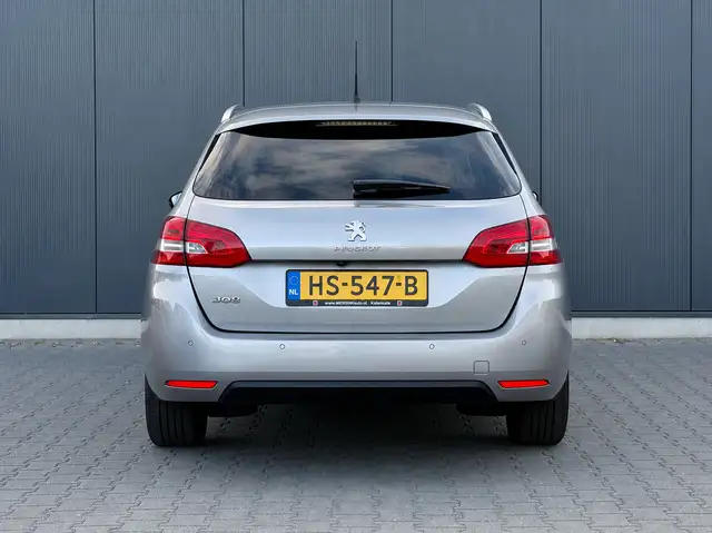 Peugeot 308 view 8