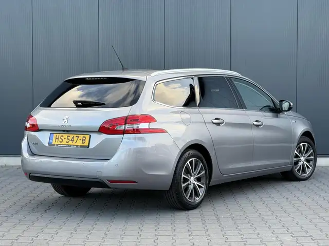 Peugeot 308 view 4