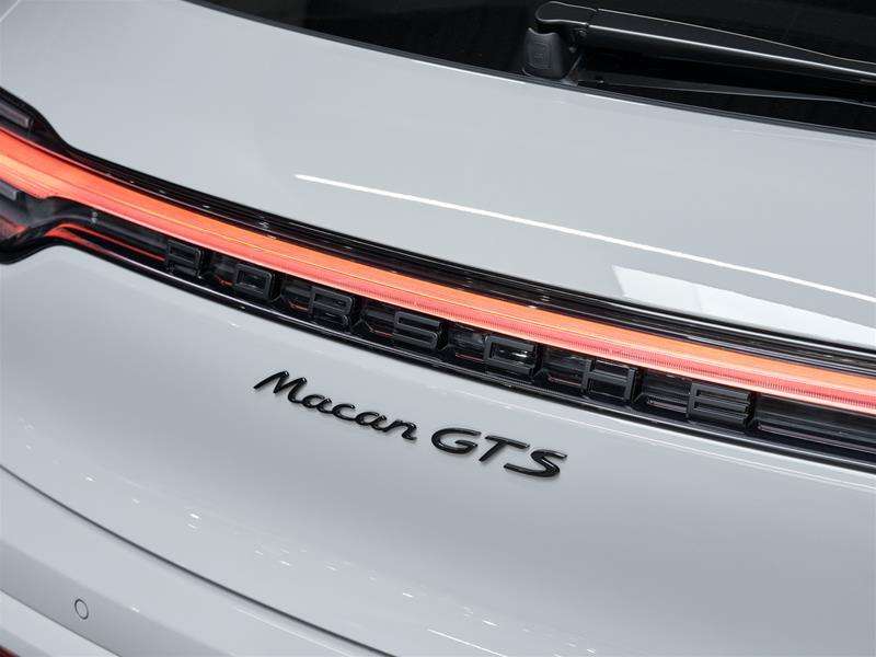 2023 Porsche Macan GTS thumb 16