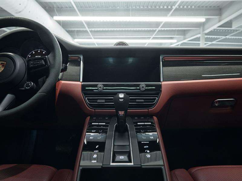 2023 Porsche Macan GTS thumb 40