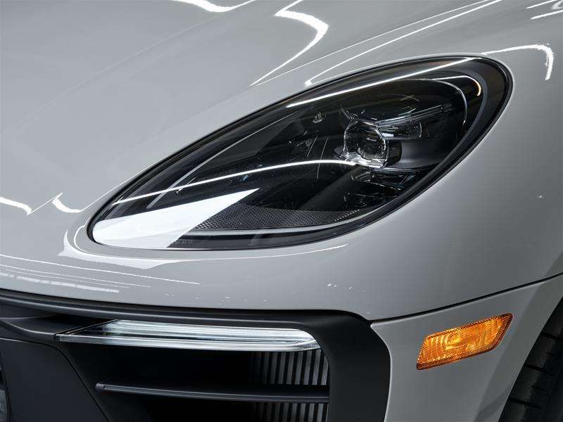 2023 Porsche Macan GTS thumb 8