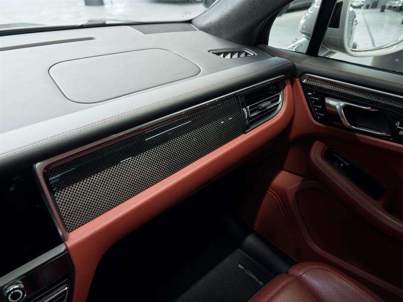 2023 Porsche Macan GTS thumb 38