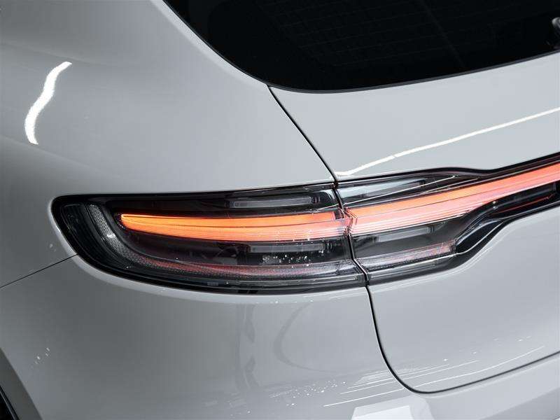 2023 Porsche Macan GTS thumb 13