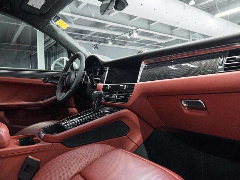 2023 Porsche Macan GTS thumb 21