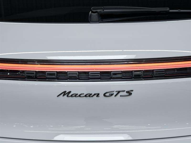 2023 Porsche Macan GTS thumb 15