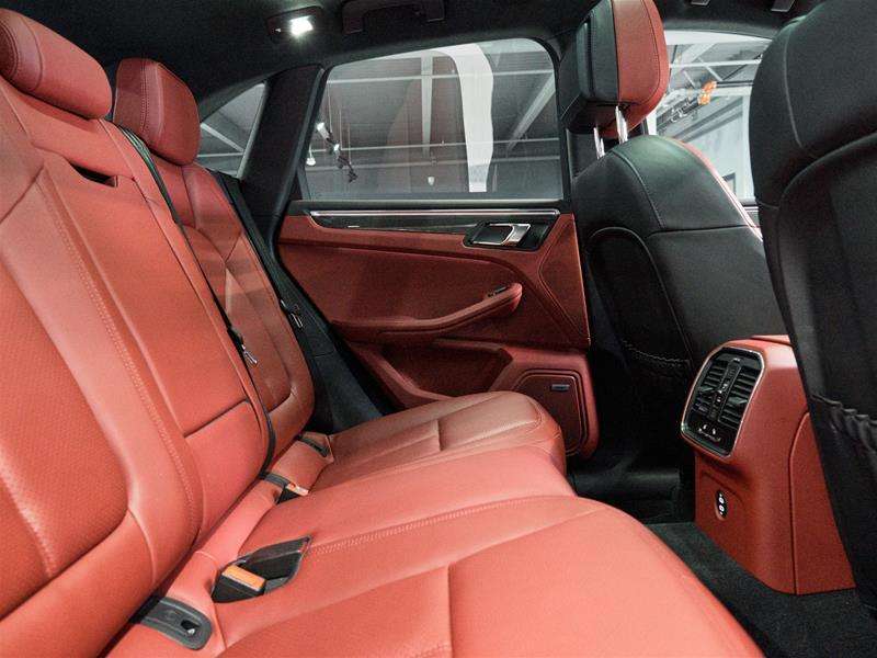 2023 Porsche Macan GTS thumb 24