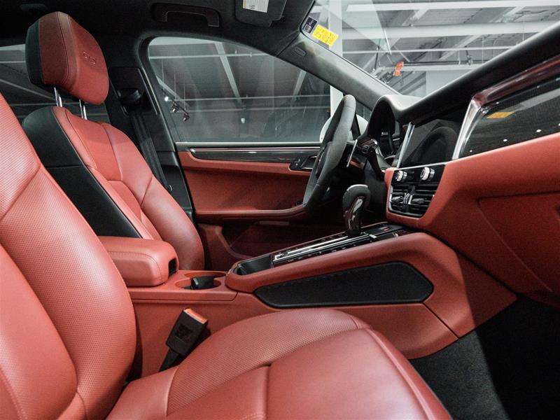 2023 Porsche Macan GTS thumb 22