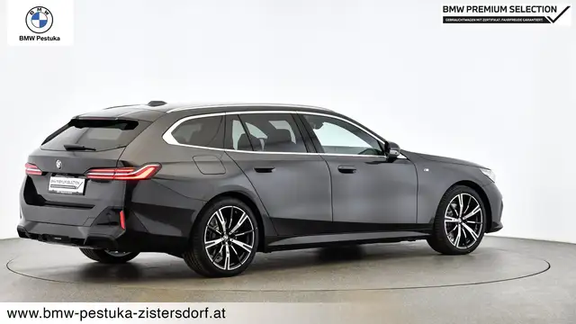 BMW 5 Series view 4