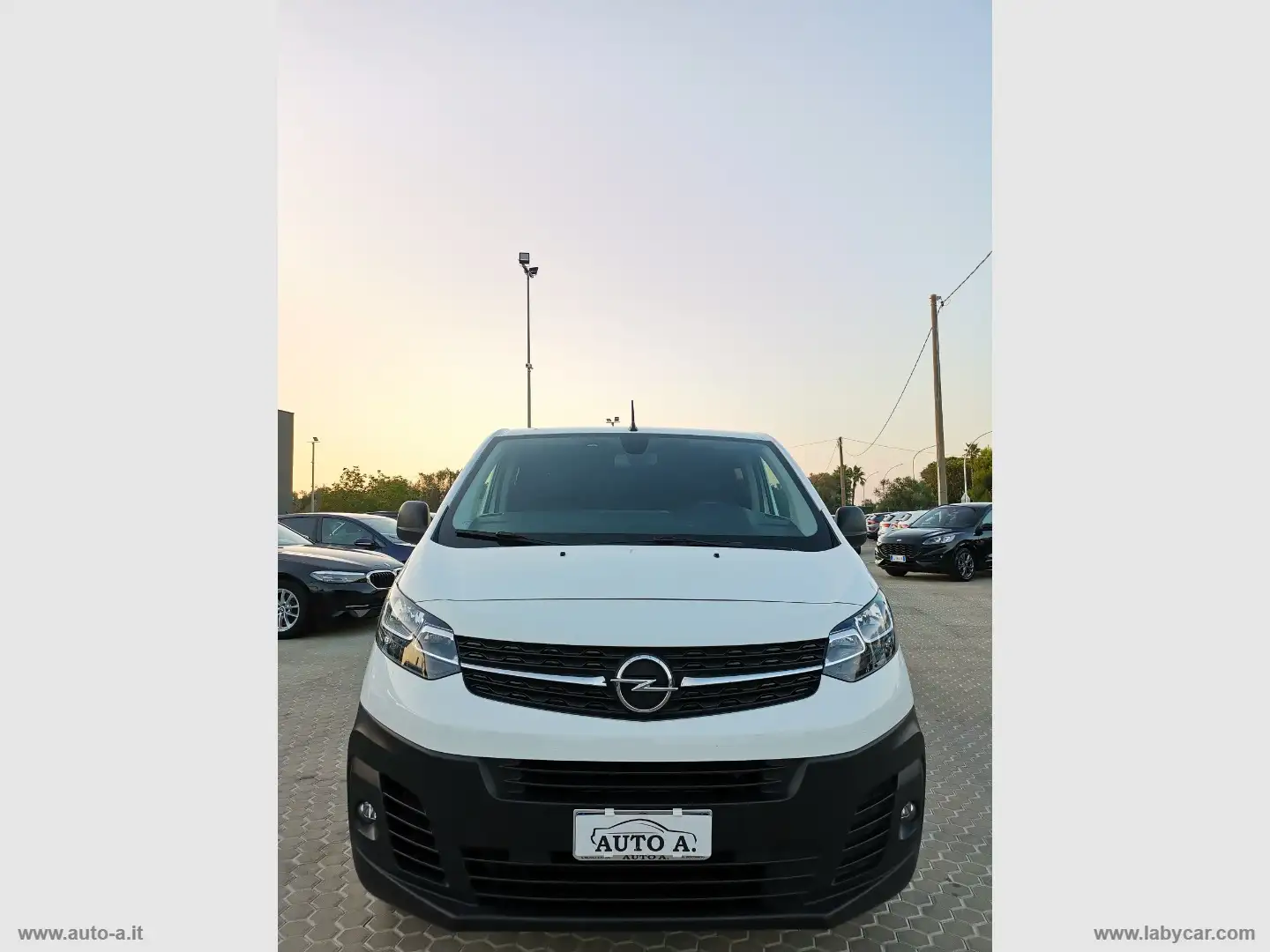 Opel Vivaro VIVARO 2.0D CV 120 ENJOY 6 POSTI N1 Blanc - 2