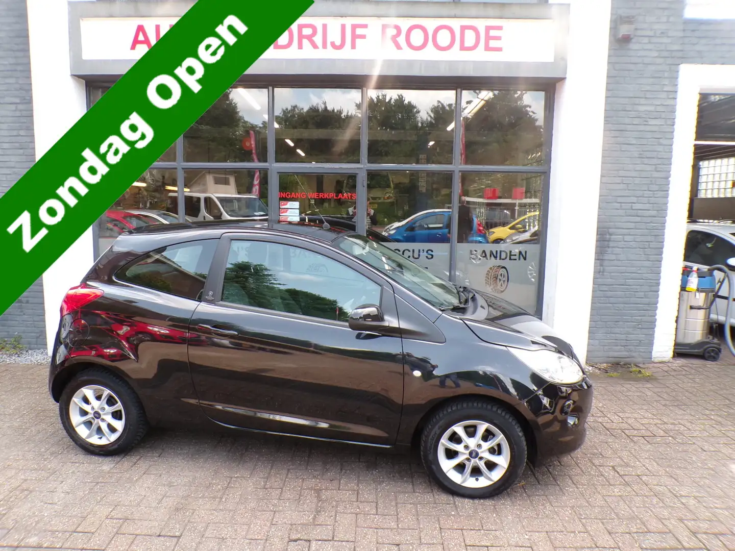Ford Ka/Ka+ 1.2 *UNIEK* Champions Edition 12.000KM , NIEUW STA Noir - 1