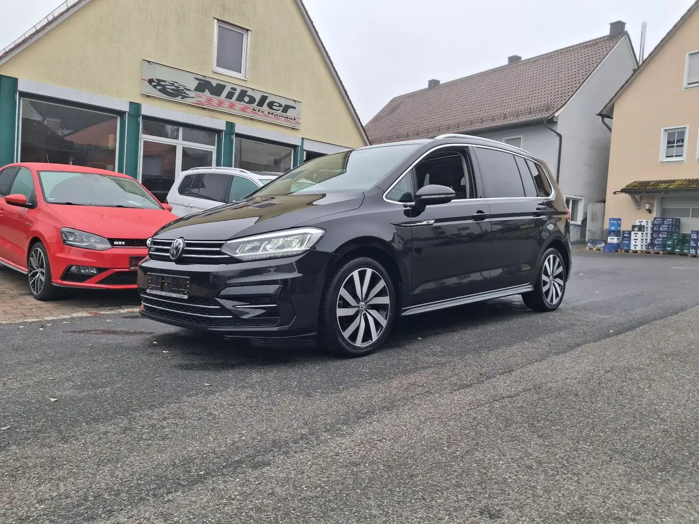 Volkswagen Touran 2.0 TDI SCR R-Line AHK+LED+PANO+KAMERA Schwarz - 1