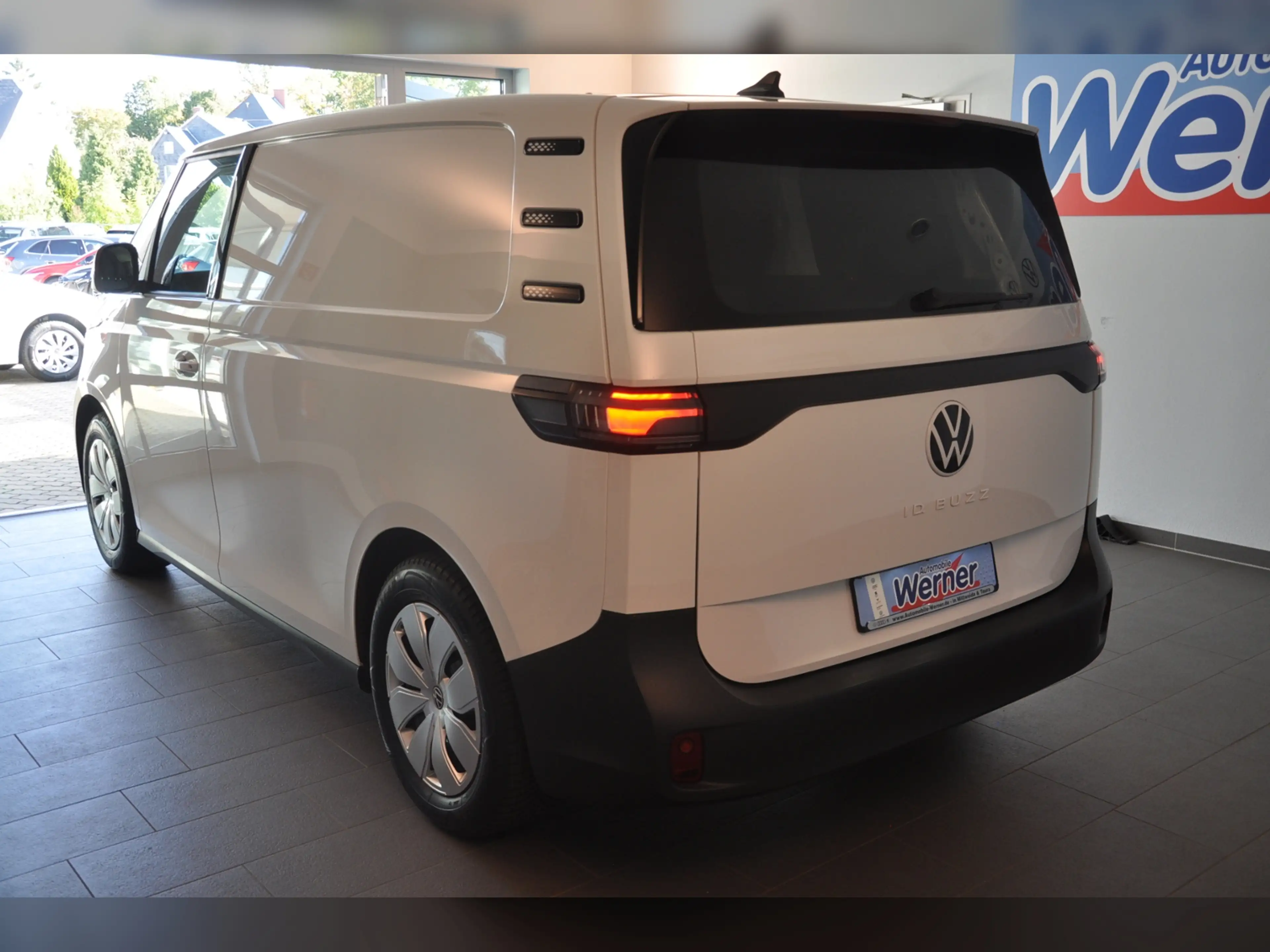 Volkswagen ID. Buzz Cargo 77kWh AHK NaviPro ACC — photo 4