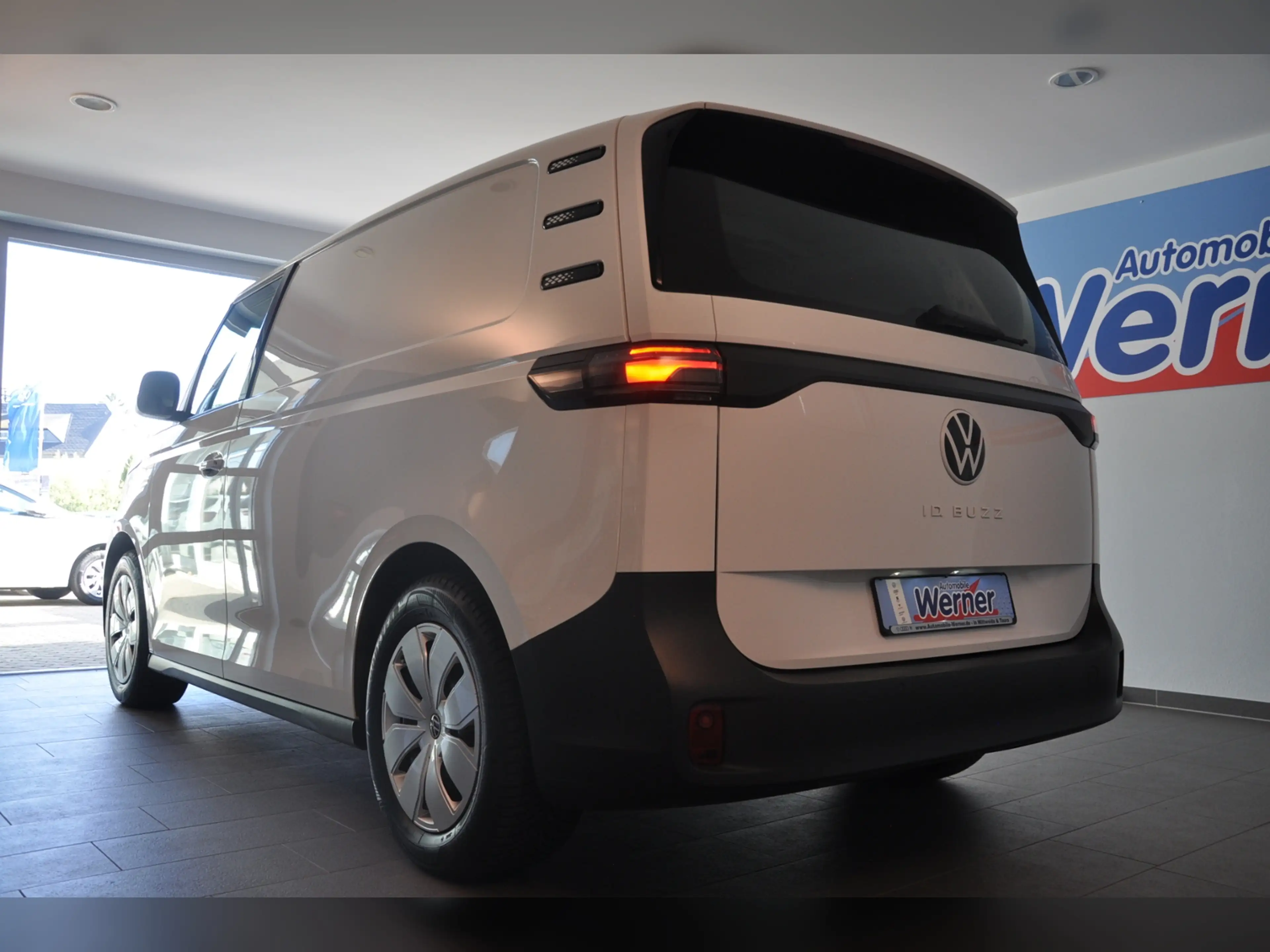 Volkswagen ID. Buzz Cargo 77kWh AHK NaviPro ACC — photo 5