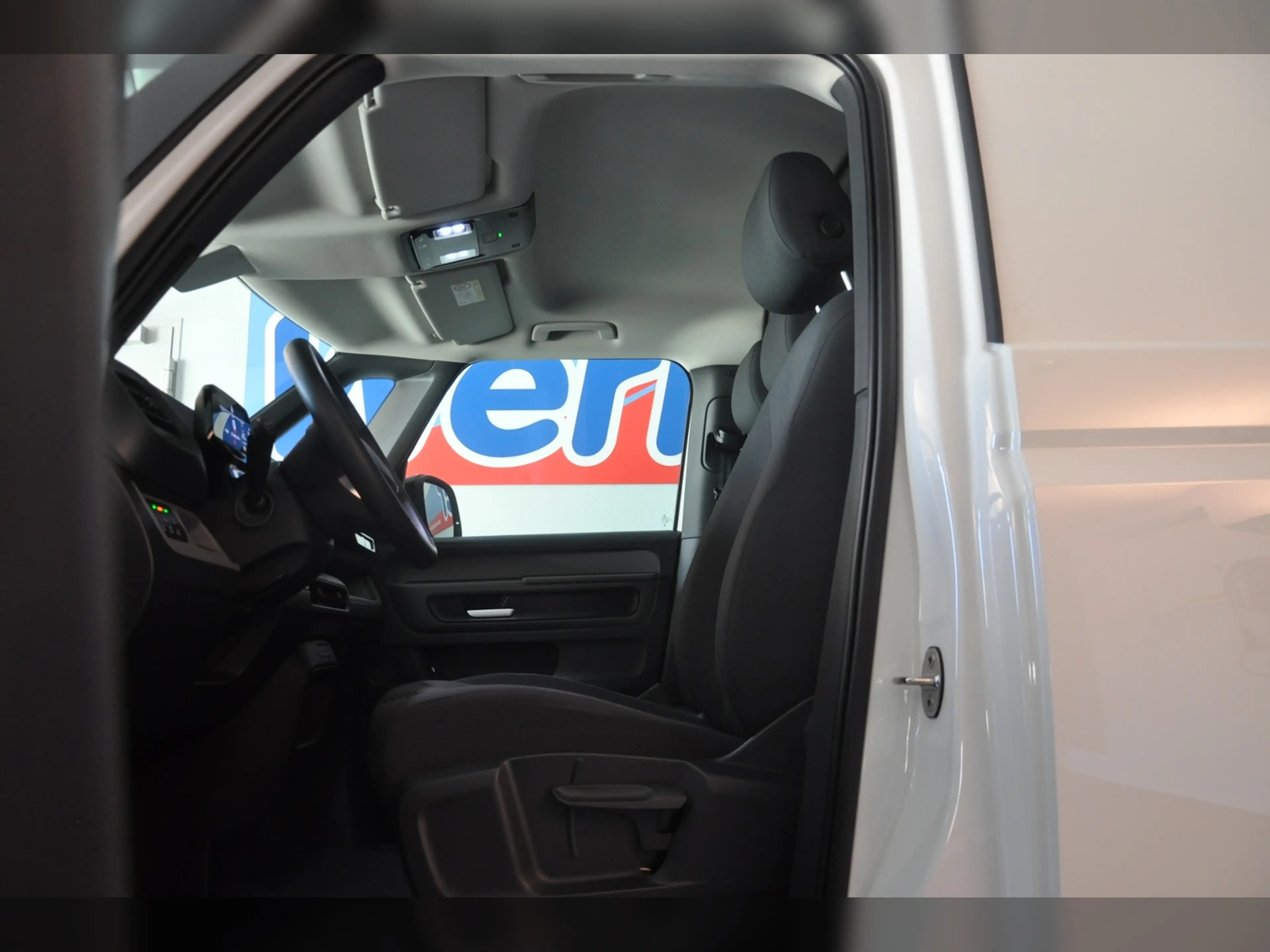 Volkswagen ID. Buzz Cargo 77kWh AHK NaviPro ACC — photo 13