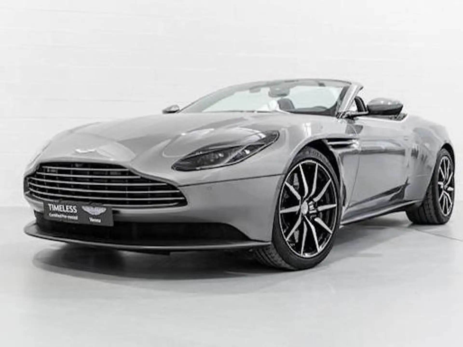 애스턴마틴 DB11 2021 회색 사진 1
