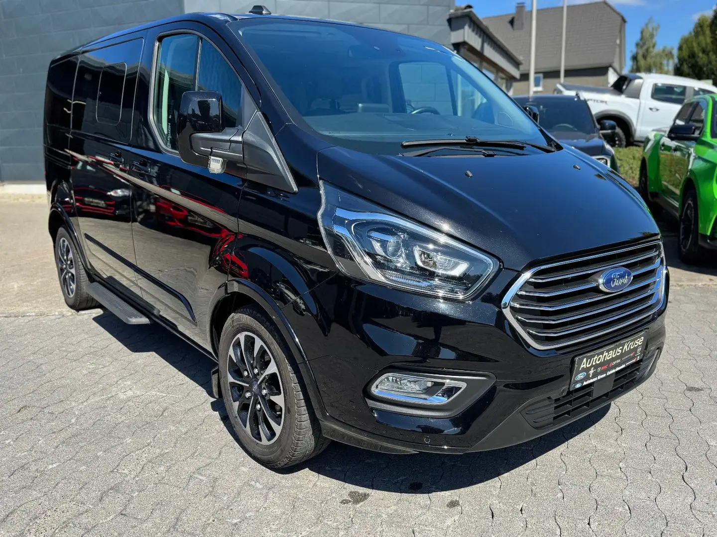Ford Tourneo Custom Titanium X  Navi+ AHK Zwart - 1