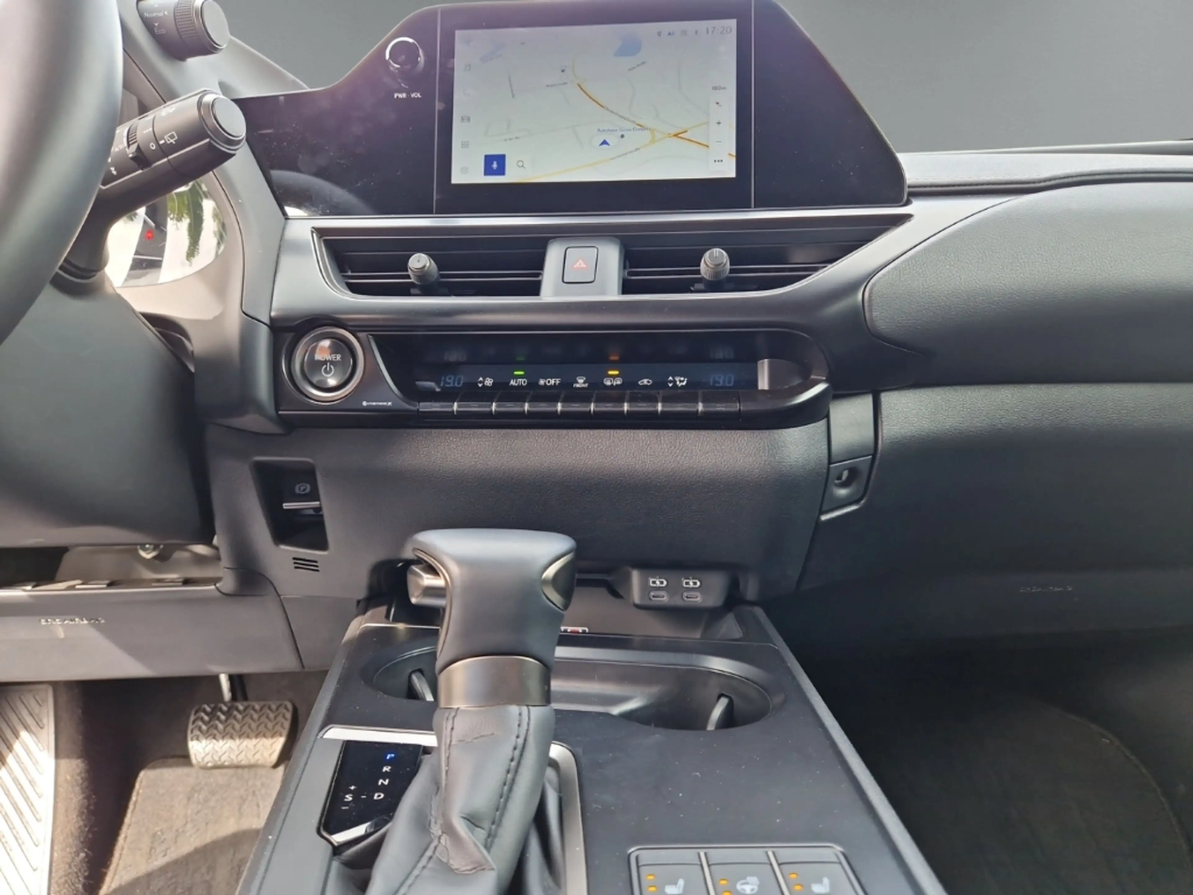 Lexus UX 250h Navi LED Dyn. Kurvenlicht ACC Apple CarPlay Androi — photo 15