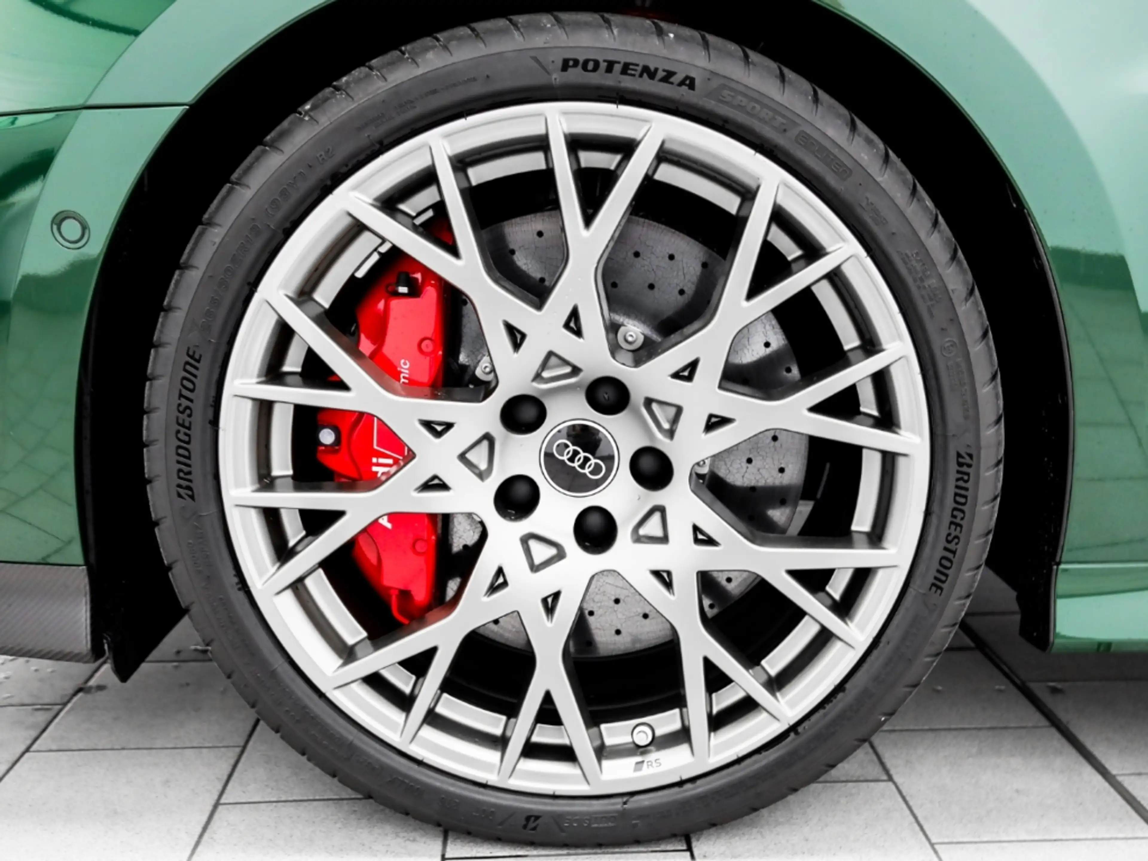 Audi RS3 TFSI Sportback competition limited grün — photo 4