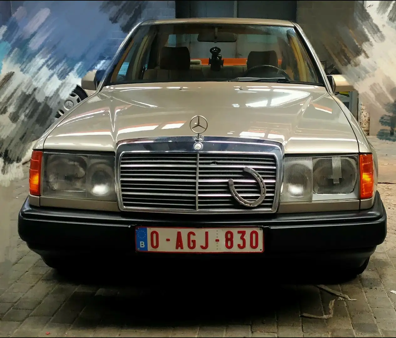 Mercedes-Benz E 230 Auriu - 1