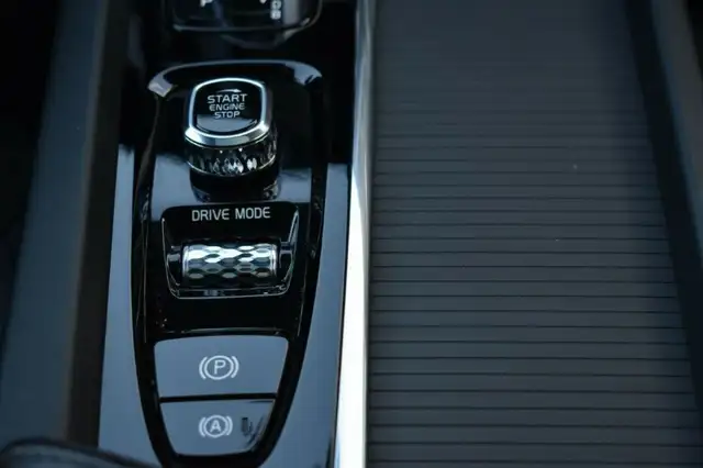 Volvo XC60 view 14